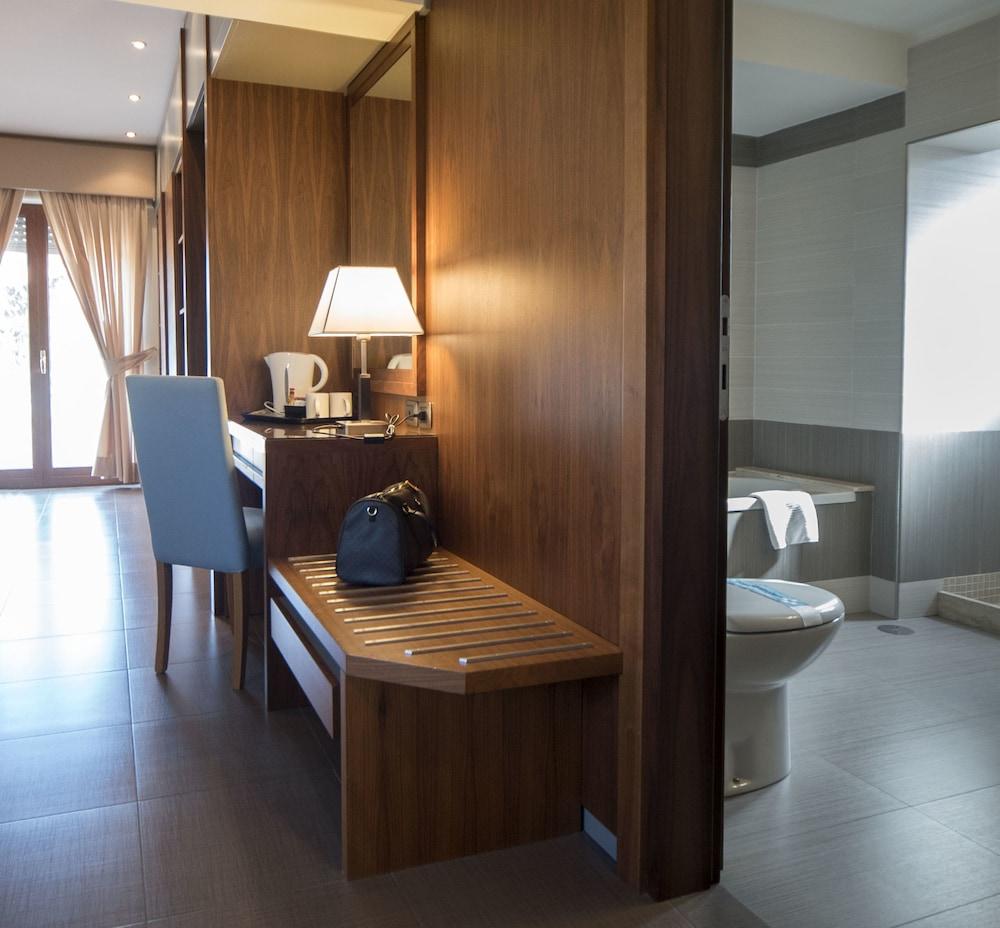 Suites & Residence Hotel Pouzzoles Extérieur photo