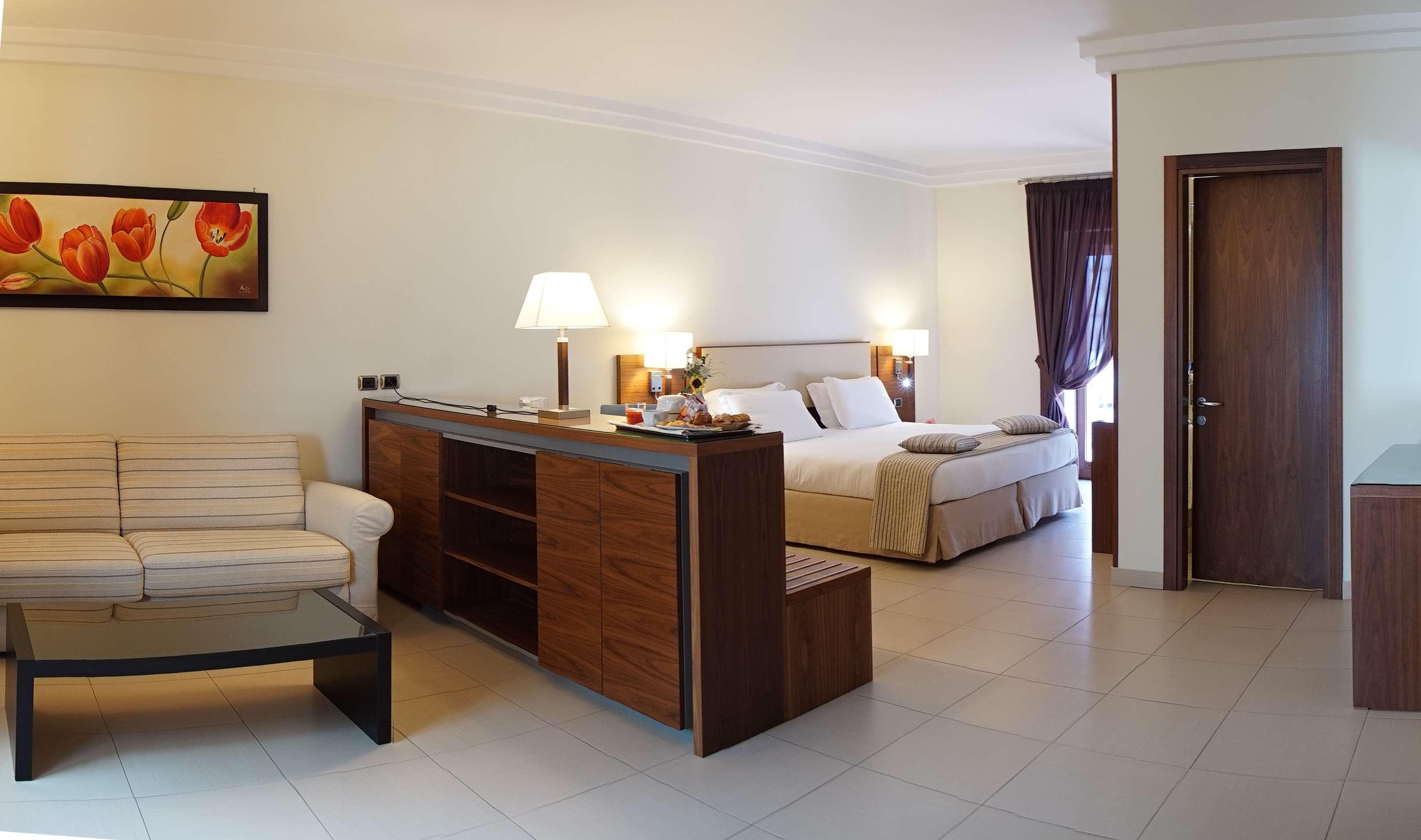 Suites & Residence Hotel Pouzzoles Extérieur photo