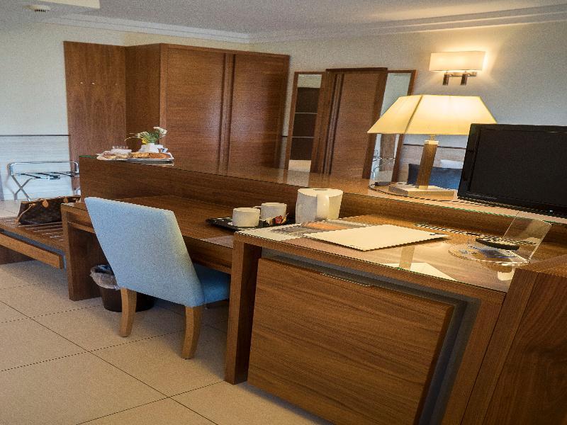 Suites & Residence Hotel Pouzzoles Extérieur photo